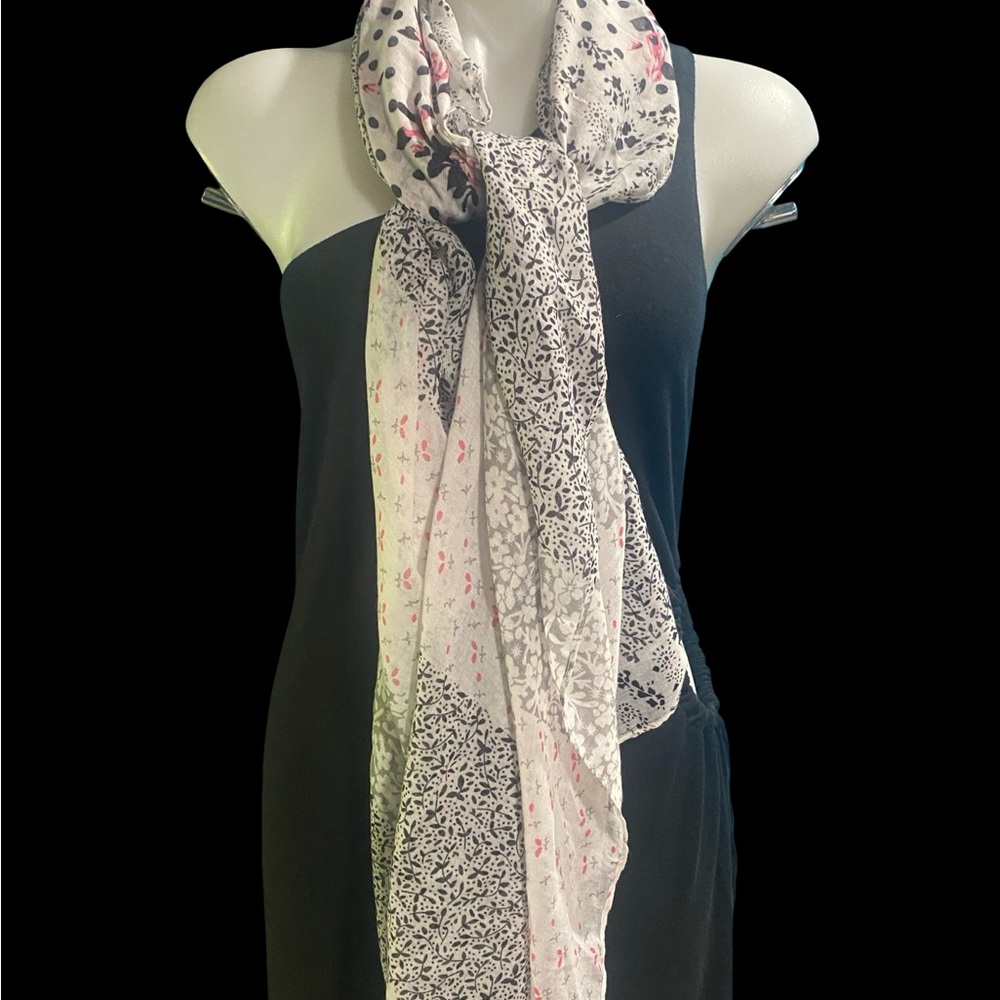 Fashion scarves/wrap - Picture 3 of 4
